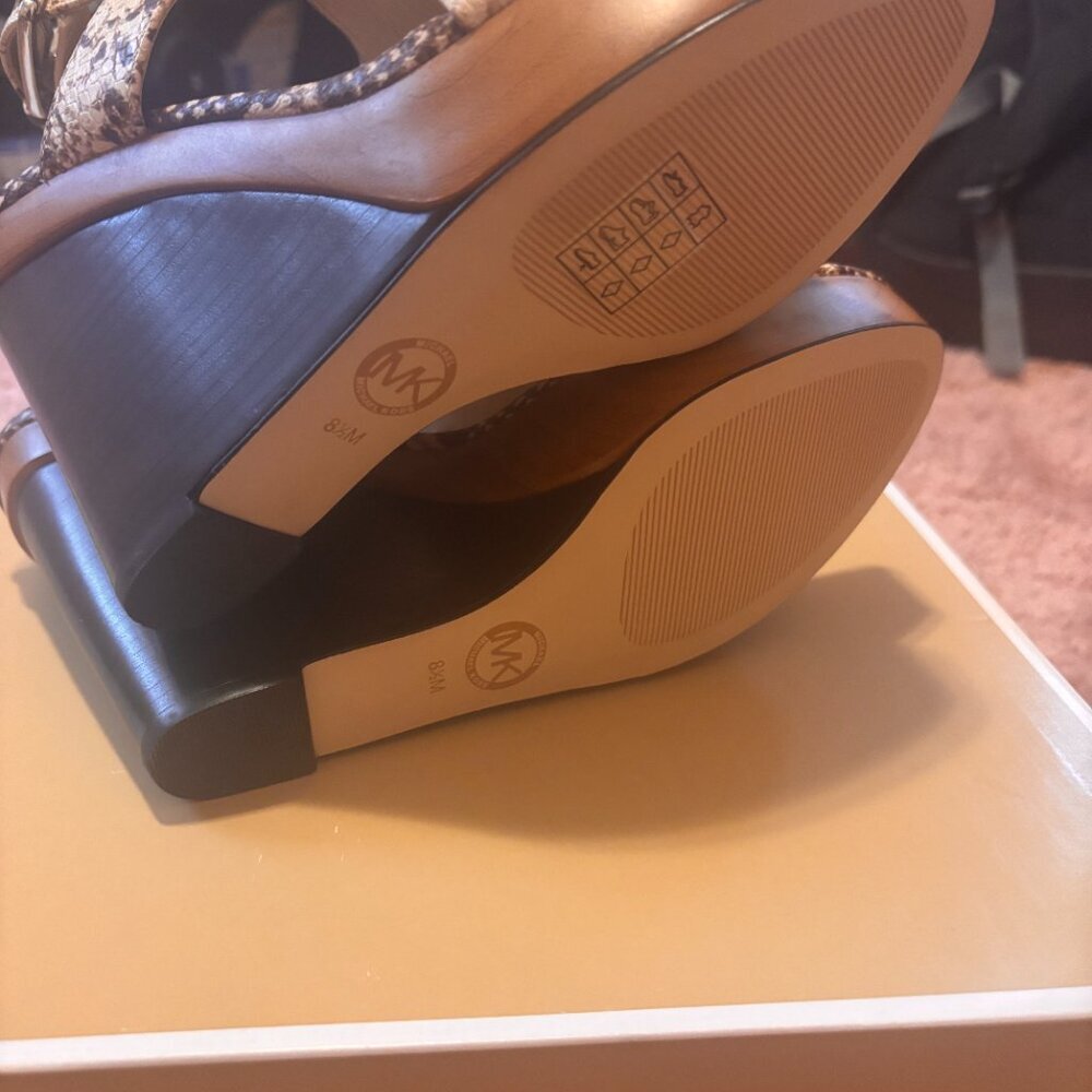 Michael Kors Josephine Wedge Heel Open Toe Leather - Snakeskin Print Sz 8.5M NEW - Picture 4 of 8